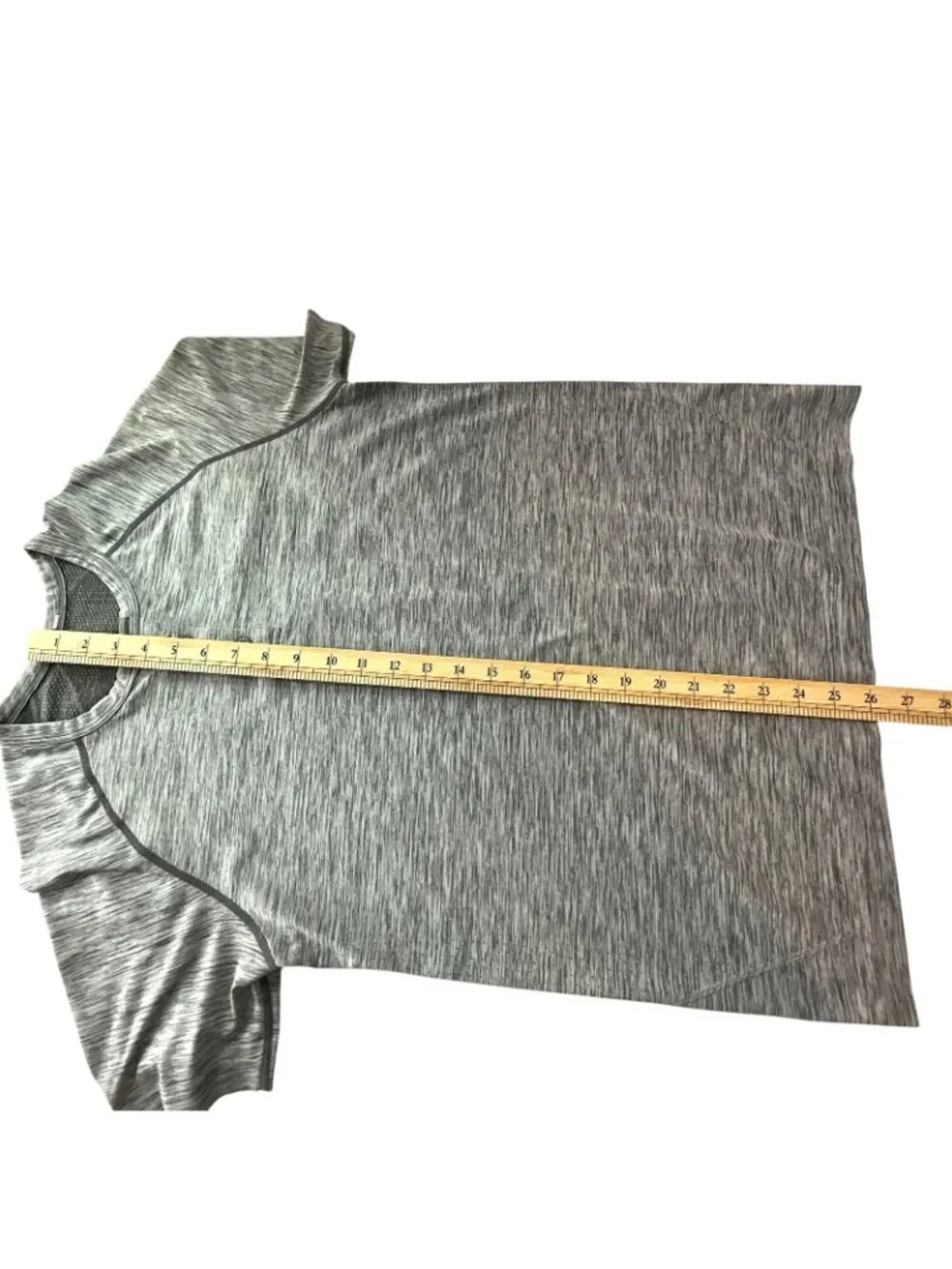 Lululemon Metal Vent Tech Henley Shirt Mens Medium Gray Short Sleeve Running